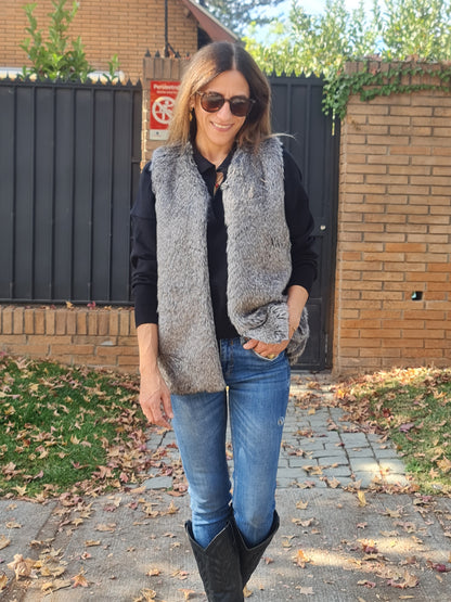 CHAQUETA PIEL GRIS -50% DCTO.
