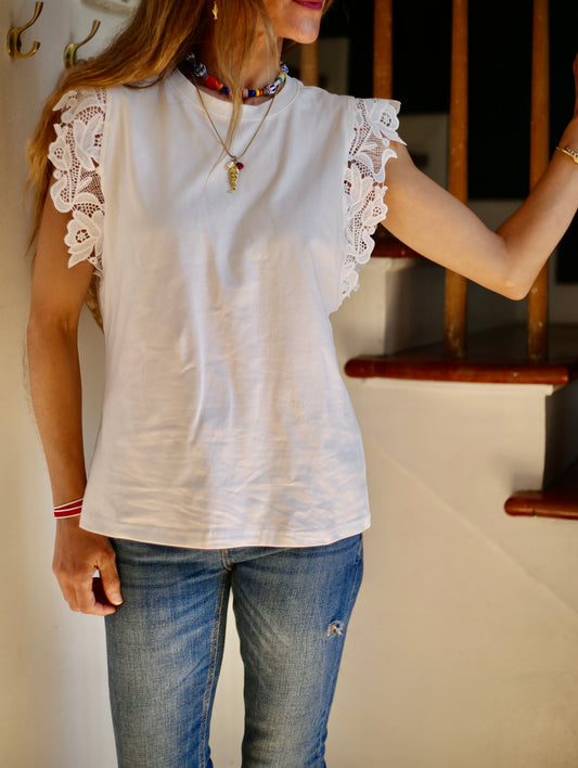 POLERA AZUCENA BLANCA-50%DCTO.