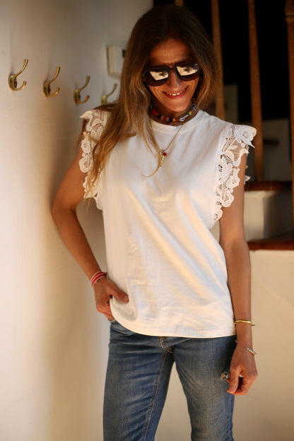 POLERA AZUCENA BLANCA-50%DCTO.