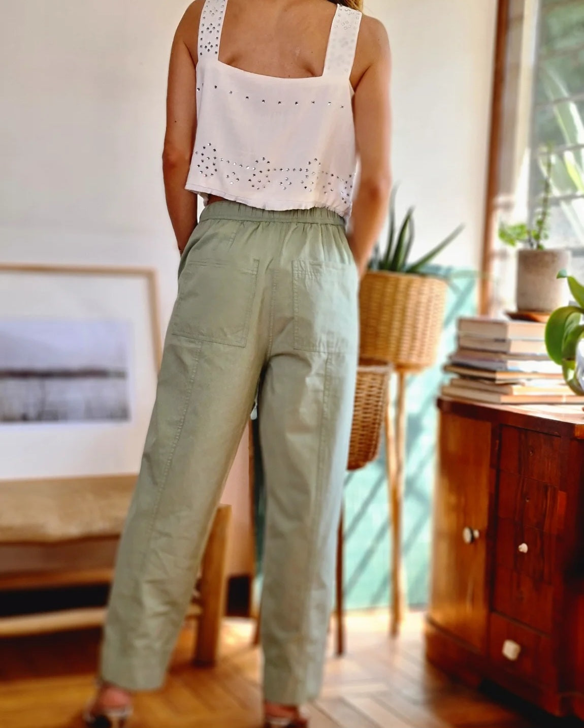 PANTALON PASTORA VERDE MUSGO.