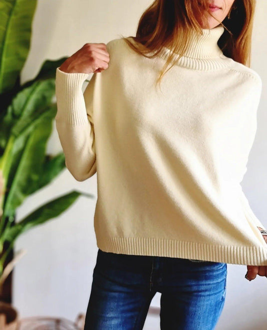 Sweater Juanita Crema - Queme Pongo Tienda